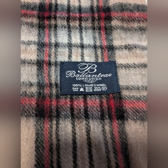 Ballantrae  Edinburgh Scotland 100% Lambswool Plaid Tartan Wool Scarf - Picture 2 of 3